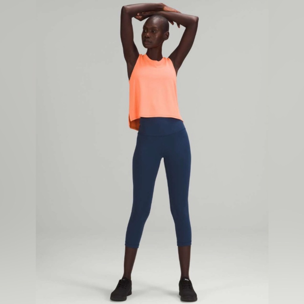 Lululemon train to be tank top size 8 in orange soda